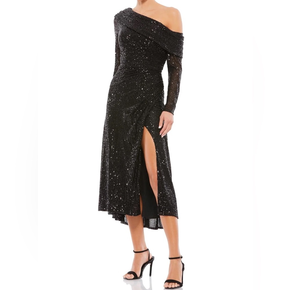 Mac Duggal Glittering Black One Shoulder Gown